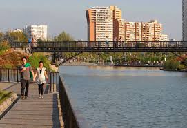 edificio-visto-desde-el-parque-fluvial